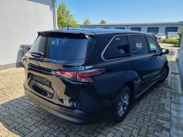 <span class="make">Toyota</span><br/> SIENNA LE  2.5L I4 F DOHC 16V HYBRID – Bild 6