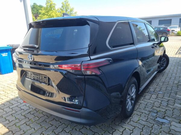 <span class="make">Toyota</span><br/> SIENNA LE  2.5L I4 F DOHC 16V HYBRID – Bild 8