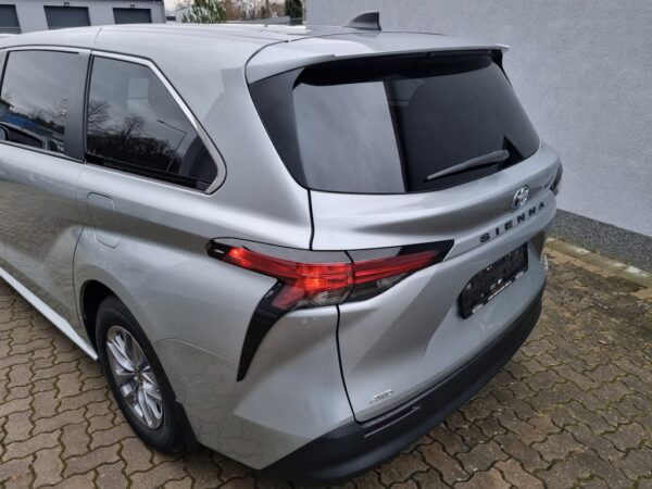 <span class="make">Toyota</span><br/> SIENNA XLE  2.5L I4 F DOHC 16V HYBRID – Bild 7