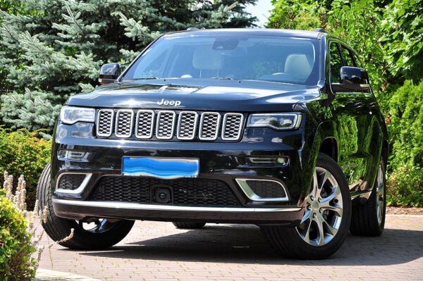 <span class="make">Jeep</span><br/> Grand Cherokee 5.7l V8 HEMI Summit Automatik