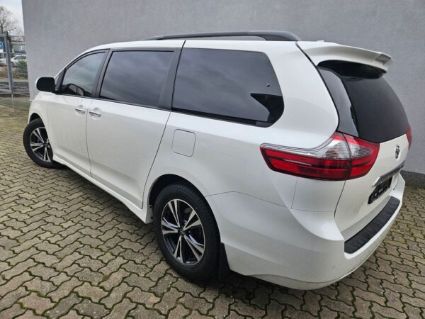 <span class="make">Toyota</span><br/> Sienna 3.5 V6 Limited Prem AWD ACC Leder 360 Kam – Bild 7