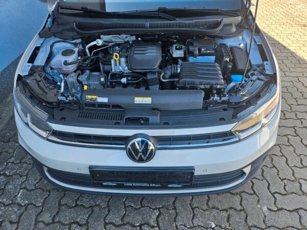 <span class="make">Volkswagen</span><br/> Polo VI Life FPK SHZ. DAB Ready 2 Discovery – Bild 9