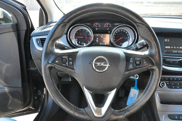 <span class="make">Opel</span><br/> Astra K Sports Tourer Turbo Dynamic Edition – Bild 10