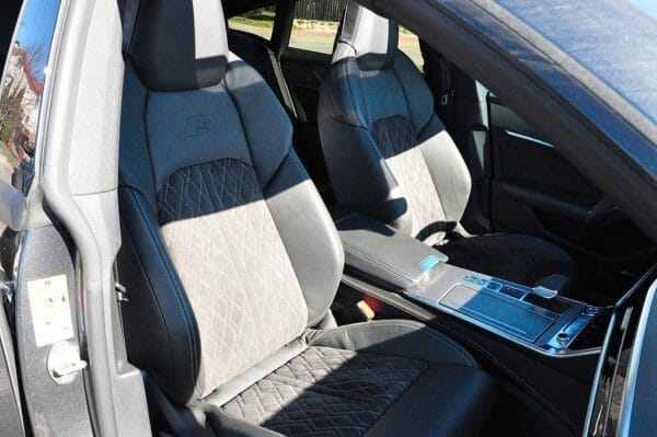 <span class="make">Audi</span><br/> A7 Sportback 50 TDI quattro S Line RFK Panorama – Bild 10