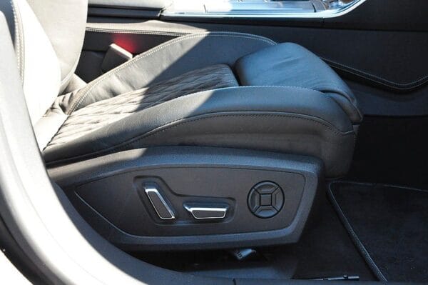 <span class="make">Audi</span><br/> A7 Sportback 50 TDI quattro S Line RFK Panorama – Bild 15