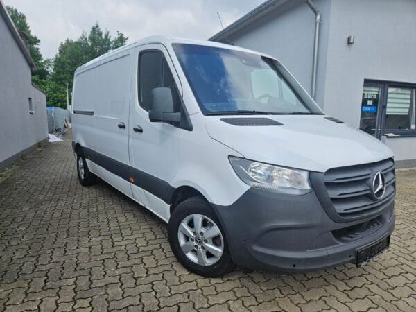<span class="make">Mercedes-Benz</span><br/> Sprinter 314 CDI FWD L2 ACC RFK Navi SWA Alu – Bild 4