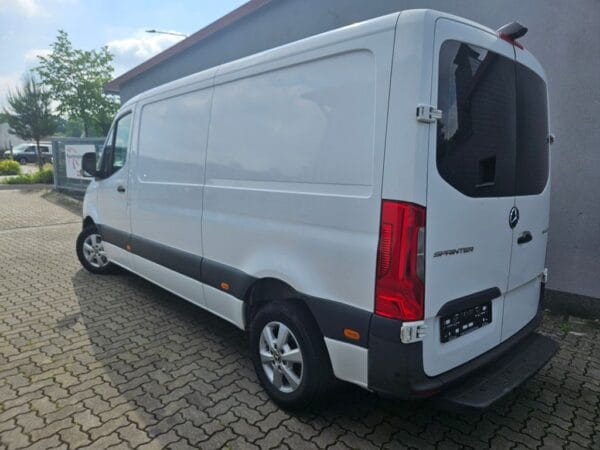 <span class="make">Mercedes-Benz</span><br/> Sprinter 314 CDI FWD L2 ACC RFK Navi SWA Alu – Bild 6