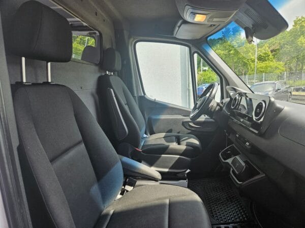 <span class="make">Mercedes-Benz</span><br/> Sprinter 314 CDI FWD L2 ACC RFK Navi SWA Alu – Bild 16