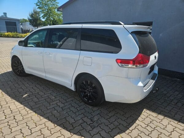 <span class="make">Toyota</span><br/> Sienna 3.5 V6 AWD XLE Leder RFK  AHK SWA – Bild 5