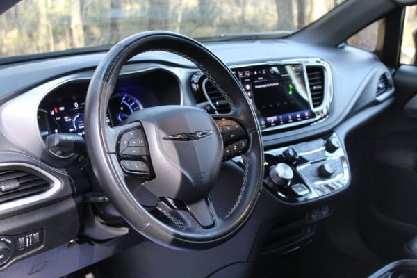 <span class="make">Chrysler</span><br/> Pacifica S HYBRID 3.6L 360 Kamera ACC SHA SWA – Bild 10