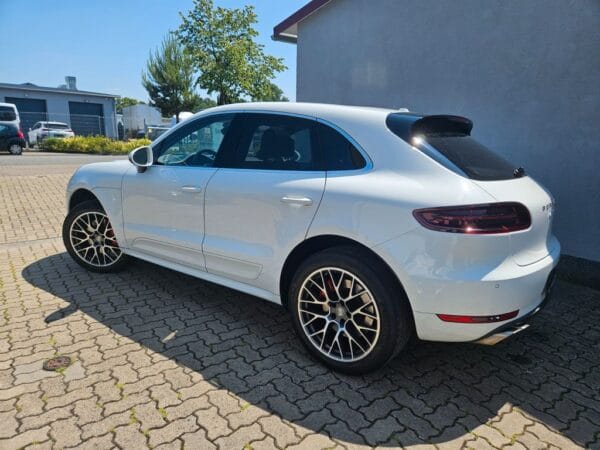 <span class="make">Porsche</span><br/> Macan Turbo RFK ACC Panorama Sitzbelüftung SWA – Bild 6