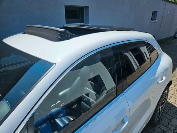 <span class="make">Porsche</span><br/> Macan Turbo RFK ACC Panorama Sitzbelüftung SWA – Bild 9