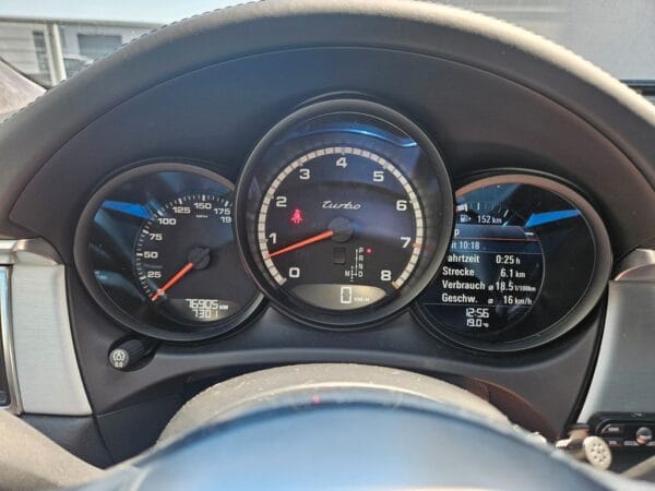 <span class="make">Porsche</span><br/> Macan Turbo RFK ACC Panorama Sitzbelüftung SWA – Bild 14