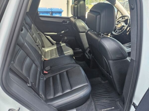 <span class="make">Porsche</span><br/> Macan Turbo RFK ACC Panorama Sitzbelüftung SWA – Bild 19