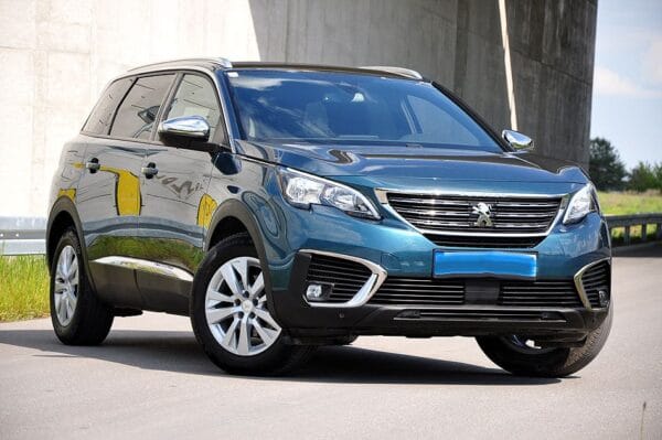 <span class="make">Peugeot</span><br/> 5008 Active AHK Panorama SWA – Bild 3
