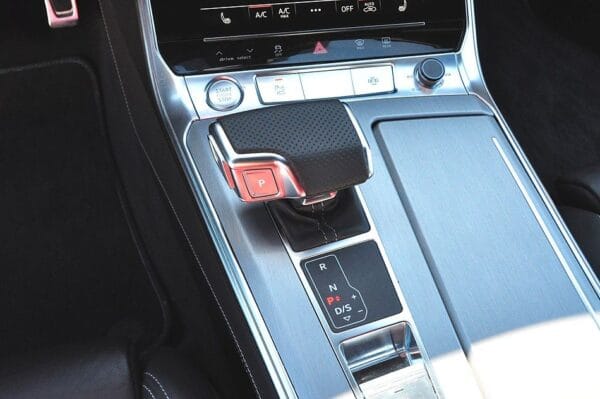 <span class="make">Audi</span><br/> A7 Sportback 50 TDI quattro S Line RFK Panorama – Bild 12