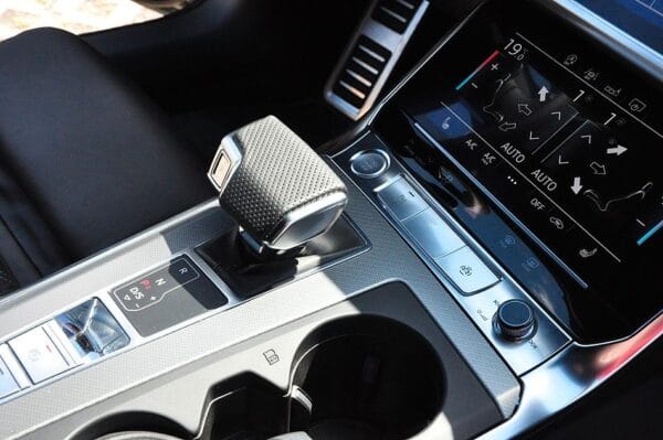 <span class="make">Audi</span><br/> A6 Avant 50 TDI quattro design RFK B&O S Line – Bild 12