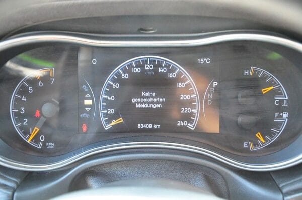 <span class="make">Jeep</span><br/> Grand Cherokee 5.7l V8 HEMI Automatik – Bild 8