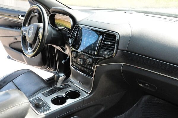 <span class="make">Jeep</span><br/> Grand Cherokee 5.7l V8 HEMI Automatik – Bild 12