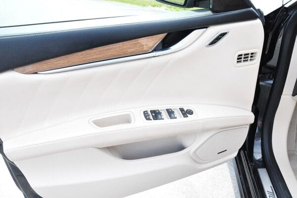 <span class="make">Maserati</span><br/> Ghibli – Bild 7