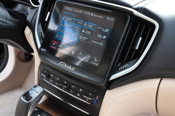 <span class="make">Maserati</span><br/> Ghibli – Bild 10