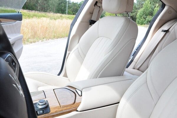<span class="make">Maserati</span><br/> Ghibli – Bild 18