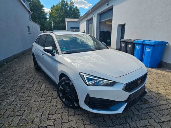 <span class="make">Cupra</span><br/> Leon 2.0 TSI RFK VK Navi