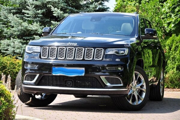 <span class="make">Jeep</span><br/> Grand Cherokee 5.7l V8 HEMI Summit Automatik – Bild 2