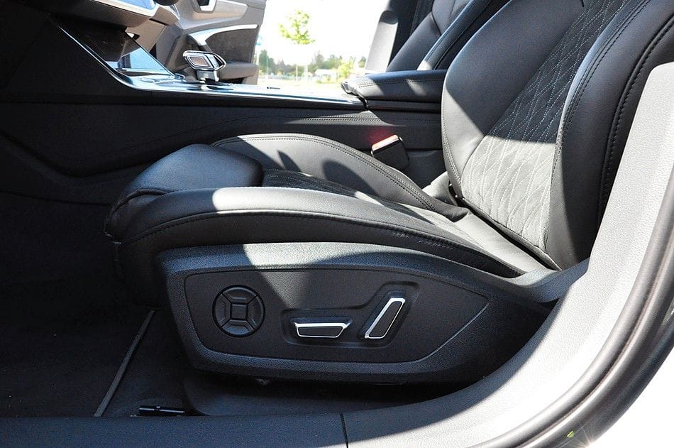 <span class="make">Audi</span><br/> A6 Avant 50 TDI quattro design RFK B&O S Line – Bild 15