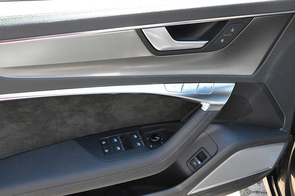 <span class="make">Audi</span><br/> A6 Avant 50 TDI quattro design RFK B&O S Line – Bild 16