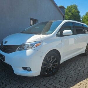 <span class="make">Toyota</span><br/> Sienna 3.5 V6 AWD XLE Leder RFK  AHK SWA