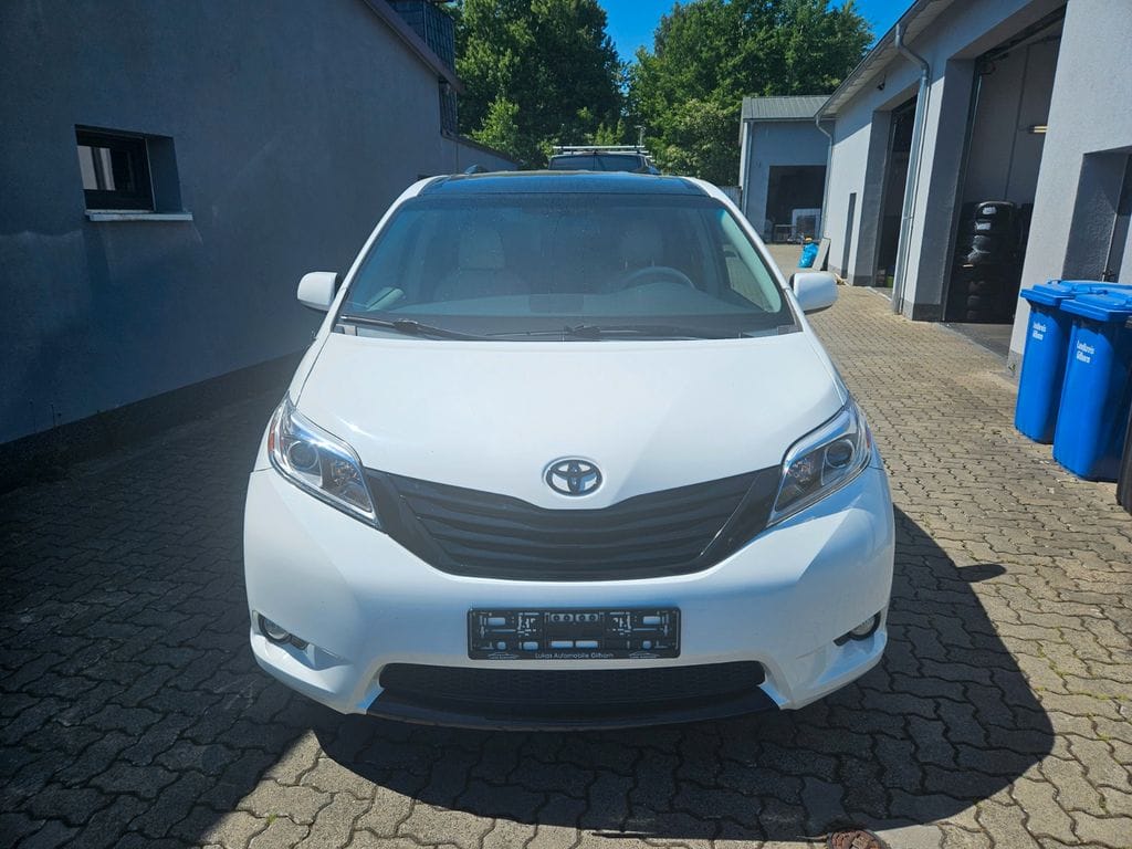<span class="make">Toyota</span><br/> Sienna 3.5 V6 AWD XLE Leder RFK AHK SWA – Bild 4