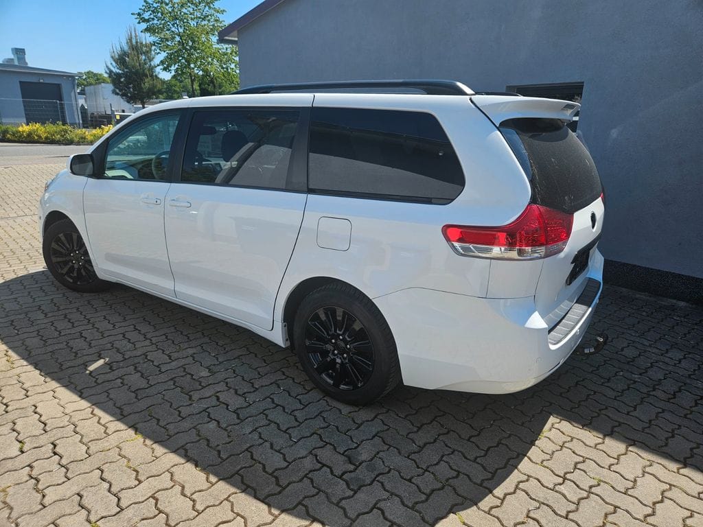 <span class="make">Toyota</span><br/> Sienna 3.5 V6 AWD XLE Leder RFK AHK SWA – Bild 5