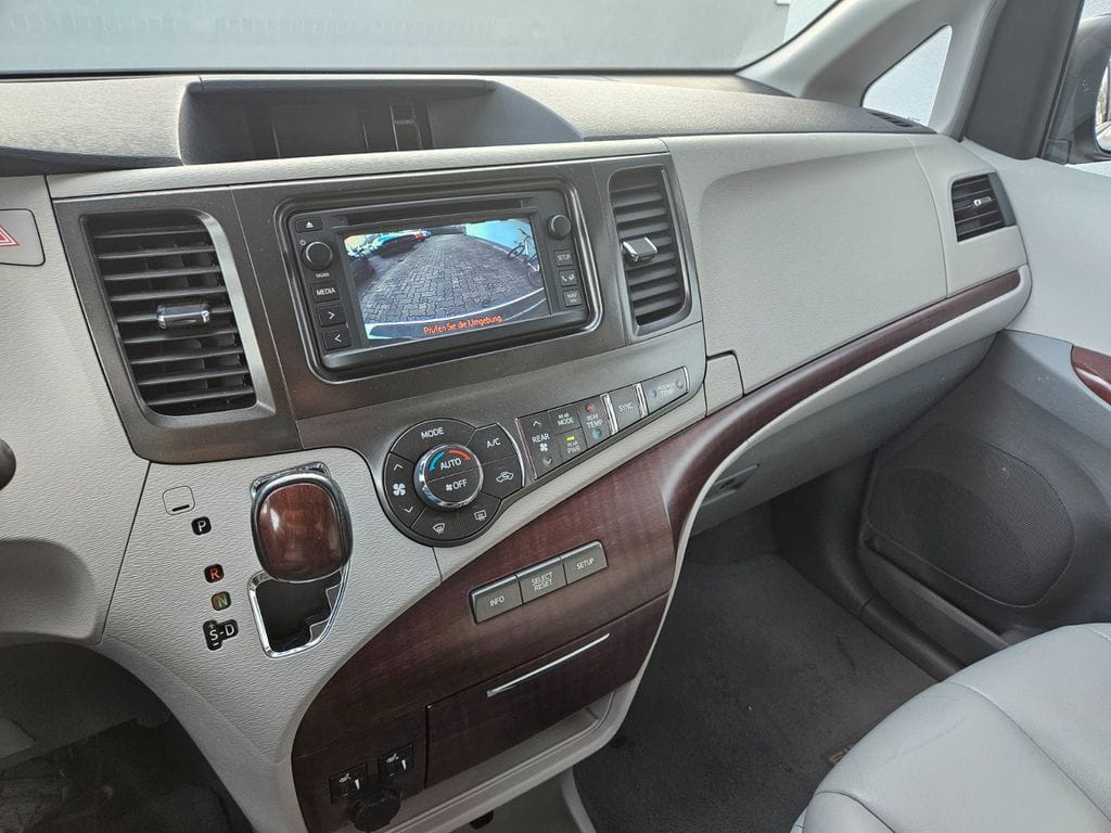 <span class="make">Toyota</span><br/> Sienna 3.5 V6 AWD XLE Leder RFK AHK SWA – Bild 12