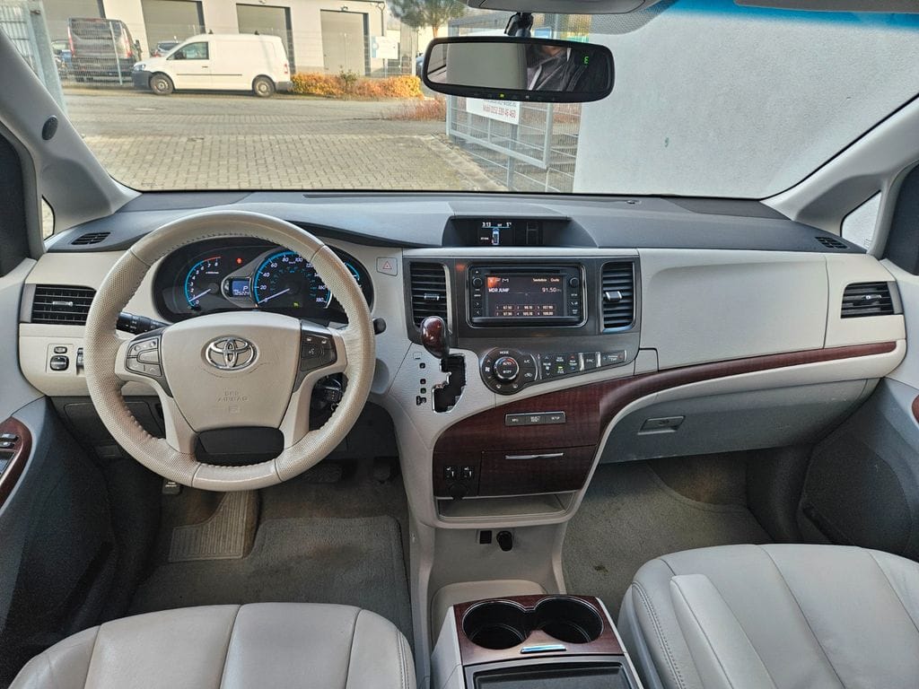 <span class="make">Toyota</span><br/> Sienna 3.5 V6 AWD XLE Leder RFK AHK SWA – Bild 13