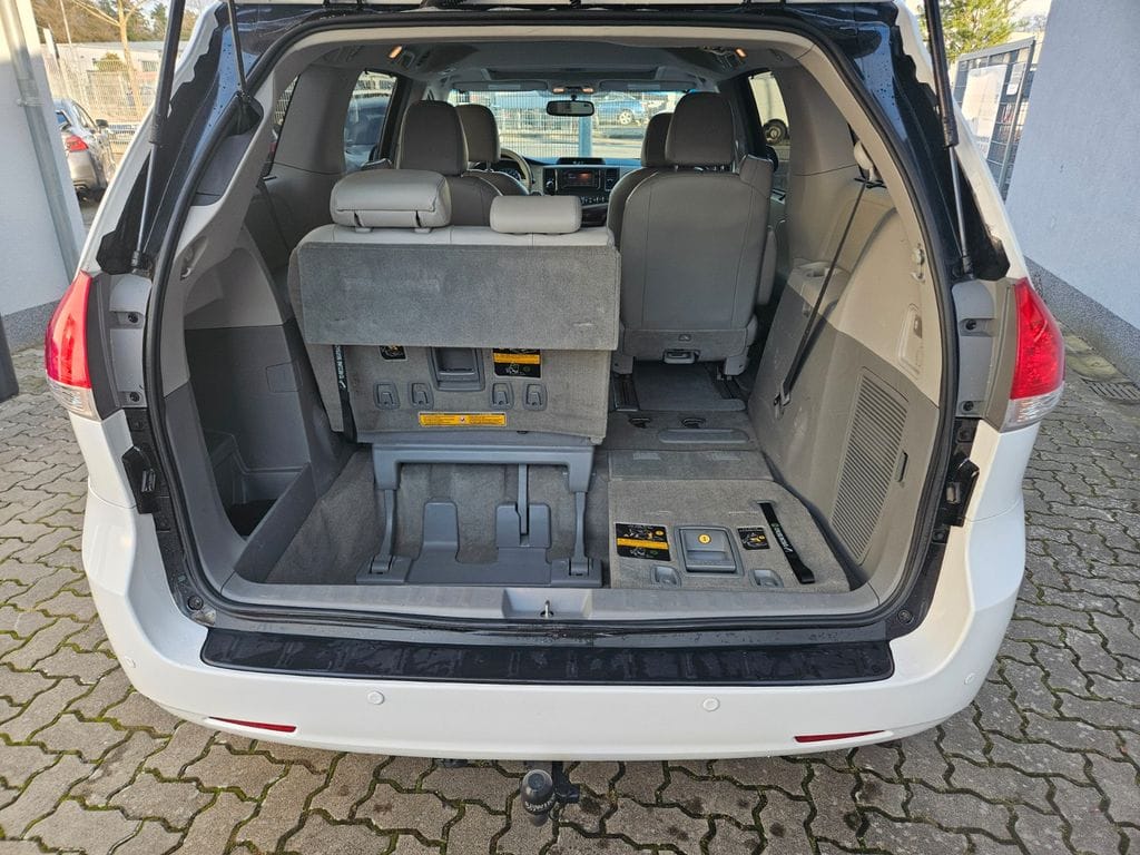 <span class="make">Toyota</span><br/> Sienna 3.5 V6 AWD XLE Leder RFK AHK SWA – Bild 18