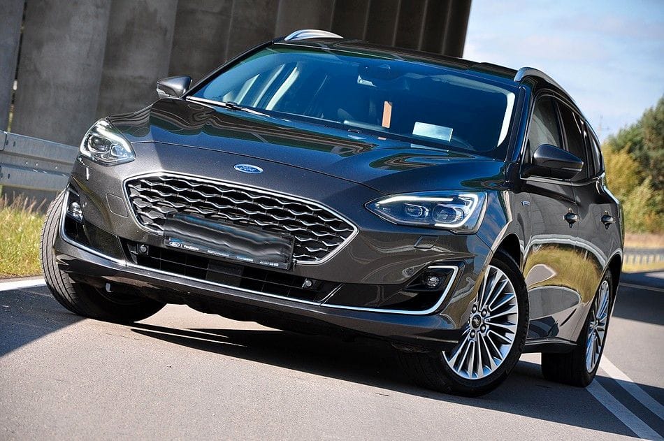 <span class="make">Ford</span><br/> Focus Turnier Vignale AHK RFK STH – Bild 3