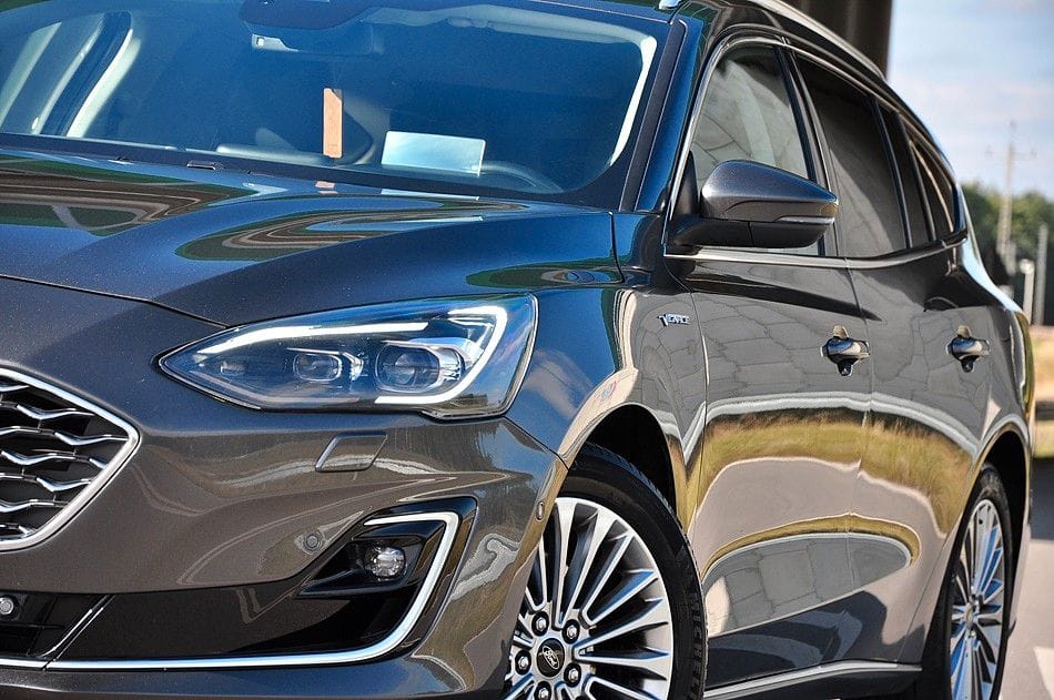 <span class="make">Ford</span><br/> Focus Turnier Vignale AHK RFK STH – Bild 6