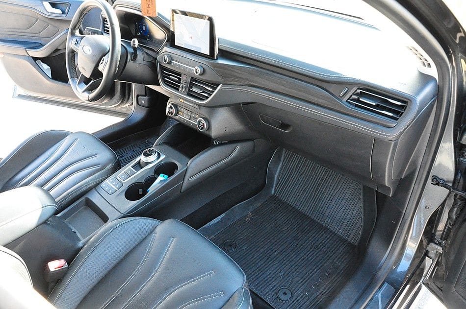 <span class="make">Ford</span><br/> Focus Turnier Vignale AHK RFK STH – Bild 8