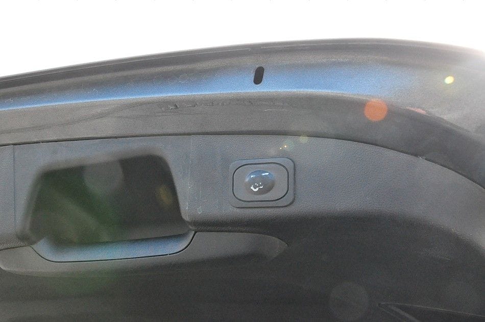 <span class="make">Ford</span><br/> Focus Turnier Vignale AHK RFK STH – Bild 23