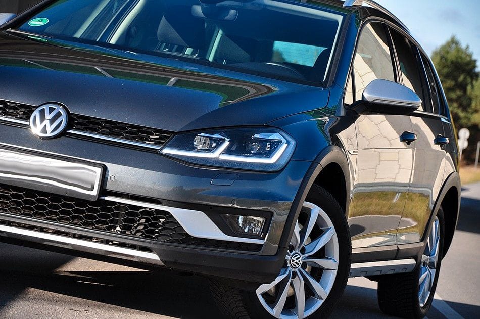 <span class="make">Volkswagen</span><br/> Golf VII Variant Alltrack BMT/Start-Stopp 4Motio – Bild 3