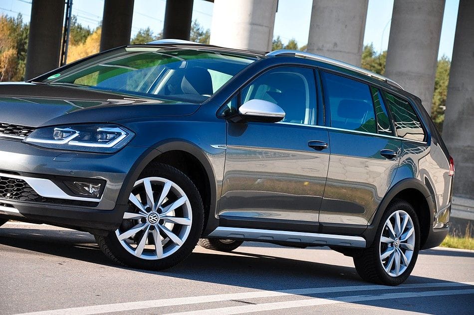 <span class="make">Volkswagen</span><br/> Golf VII Variant Alltrack BMT/Start-Stopp 4Motio – Bild 5