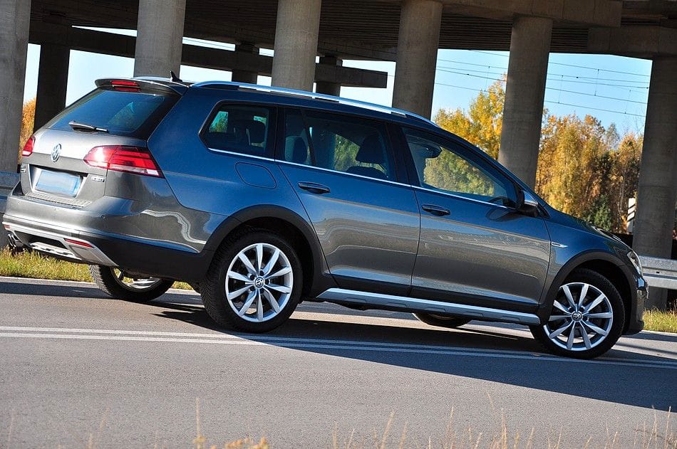 <span class="make">Volkswagen</span><br/> Golf VII Variant Alltrack BMT/Start-Stopp 4Motio – Bild 8