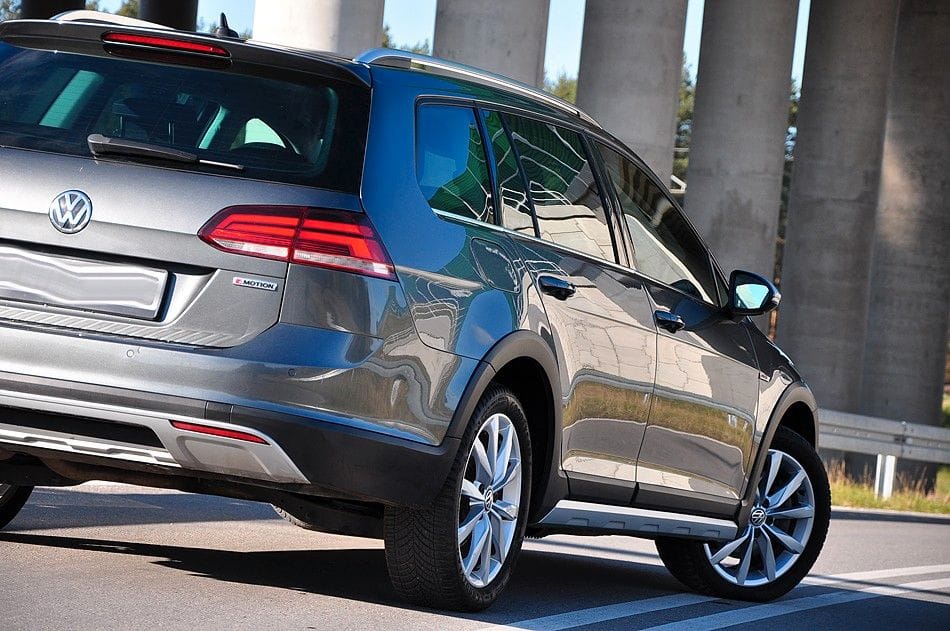 <span class="make">Volkswagen</span><br/> Golf VII Variant Alltrack BMT/Start-Stopp 4Motio – Bild 9