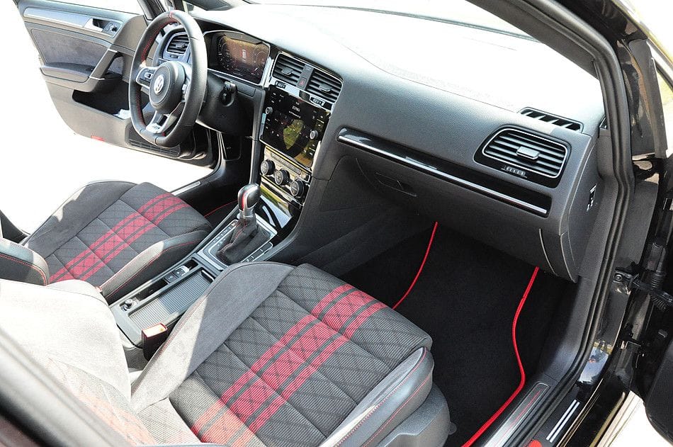 <span class="make">Volkswagen</span><br/> Golf VII Lim. GTI TCR RFK – Bild 15