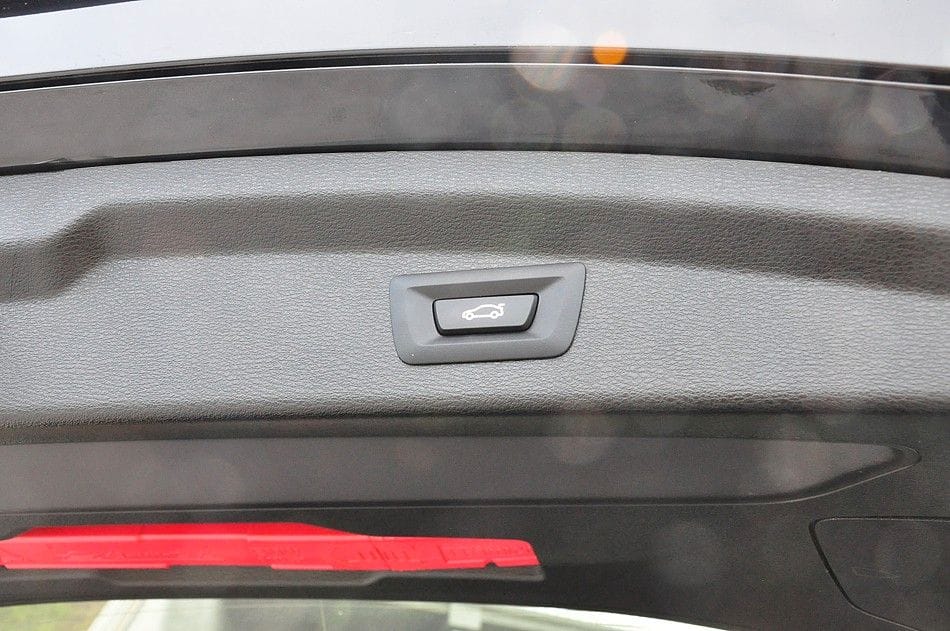 <span class="make">BMW</span><br/> X2 sDrive 18 d RFK Navi DAB Shadow-Line – Bild 14