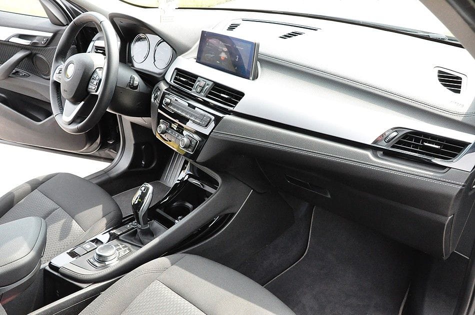 <span class="make">BMW</span><br/> X2 sDrive 18 d RFK Navi DAB Shadow-Line – Bild 17